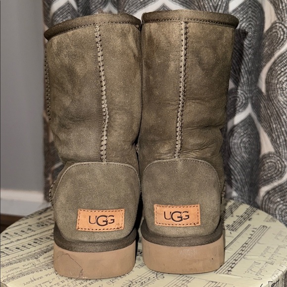 UGG Suede Classic Short Boots SZ 9 - Picture 5 of 8